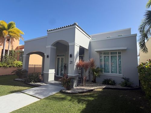 21 Aquamarine, VEGA ALTA, PR, 00692 | Card Image