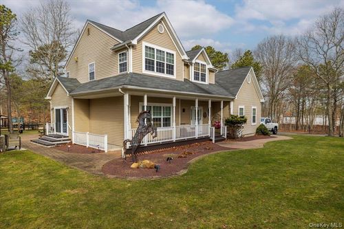 210 Weeks Avenue, Brookhaven, NY, 11949 | Card Image