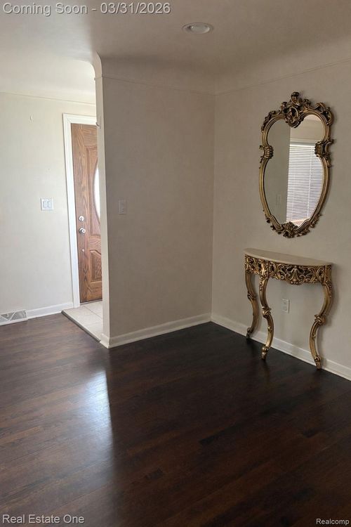 27014 Ford Rd, Dearborn Heights, MI, 48127-2839 | Card Image