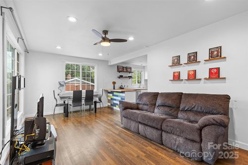 2536 Bancroft St, Charlotte, NC, 28206-2525 | Card Image