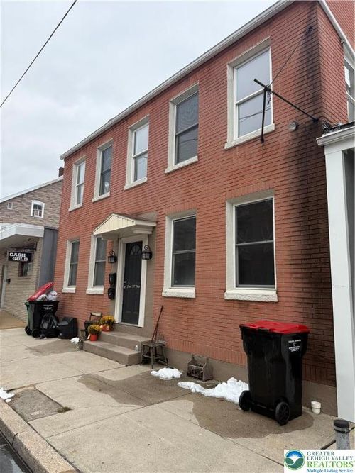 189 S 1st St, Lehightn Boro, PA, 18235-2064 | Card Image