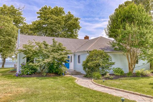 11120 Main Rd, East Marion, NY, 11939-1521 | Card Image