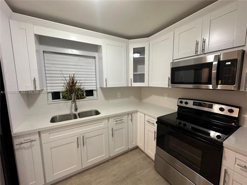 4695 Cambridge St, Lake Worth, FL, 33463-2215 | Card Image