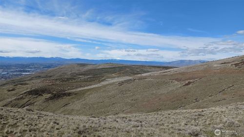 1-0 Buds Pl, Yakima, WA, 98901 | Card Image