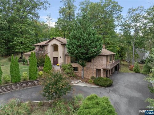 61 Overlook Dr, Woodcliff Lake, NJ, 07677-8159 | Card Image