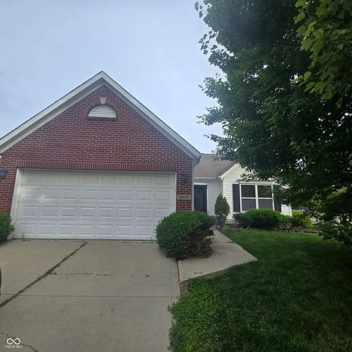 5870 Mill Oak Dr, Noblesville, IN, 46062-6414 | Card Image