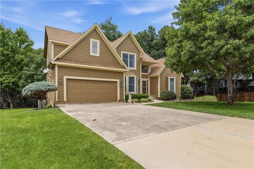 11820 S Skyview Ln, Olathe, KS, 66061-6581 | Card Image
