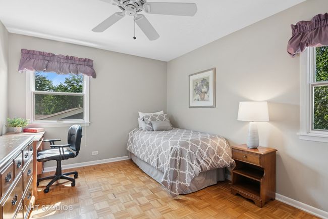 566 Northampton Cir, House other with 4 bedrooms, 3 bathrooms and 6 parking in Elk Grove Village IL | Image 17