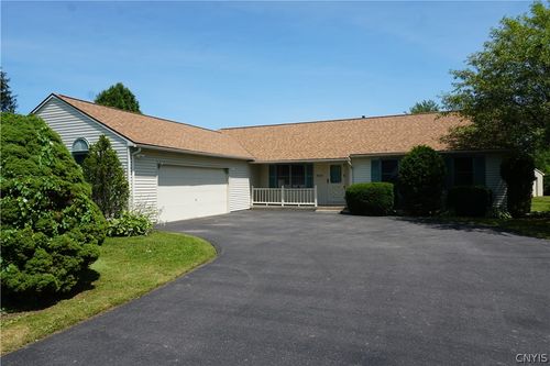 6113 Rossland Cir, Cicero, NY, 13039-8871 | Card Image