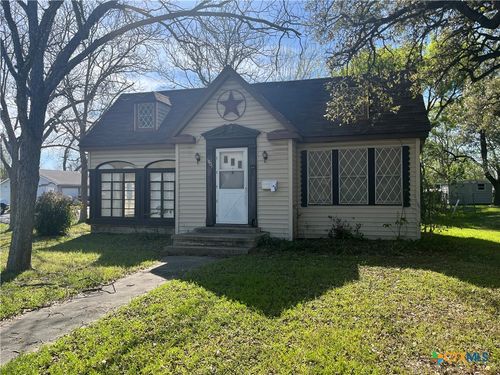 1801 N Goldman St, Victoria, TX, 77901-5331 | Card Image