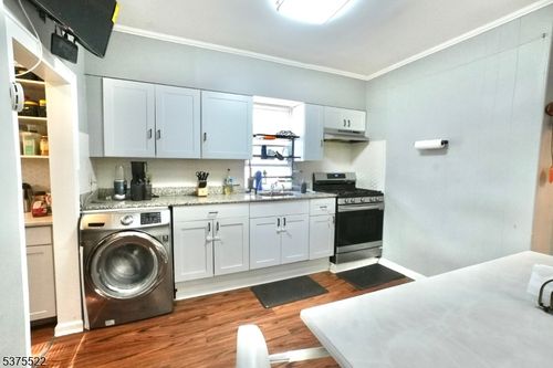 2-807 Parker St, Newark, NJ, 07104-2317 | Card Image