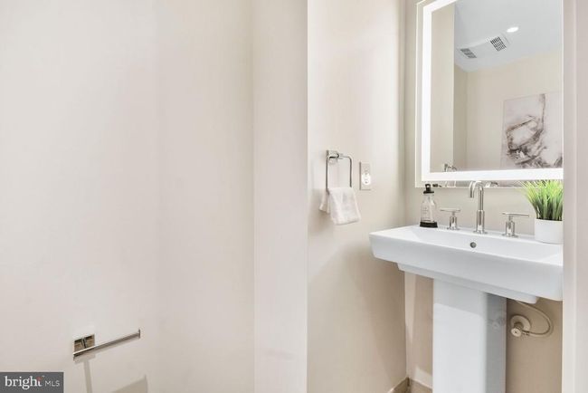 UNIT-313 - 1745 N St Nw, Condo with 2 bedrooms, 3 bathrooms and null parking in WASHINGTON DC | Image 14