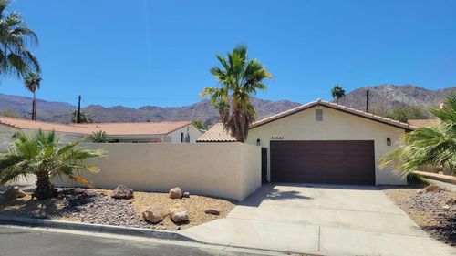 53645 Avenida Mendoza, La Quinta, CA, 92253-3574 | Card Image