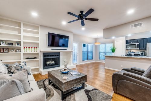 1-7525 Holly Hill Dr, Dallas, TX, 75231-4512 | Card Image
