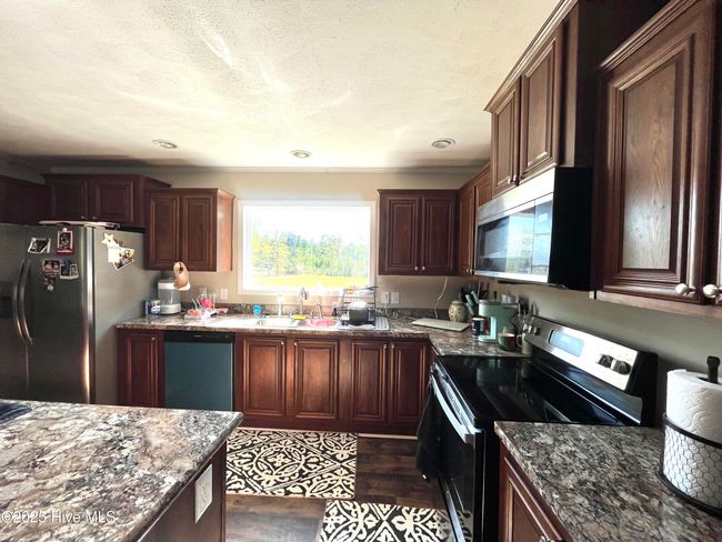 573 Autrytown Rd, House other with 3 bedrooms, 2 bathrooms and null parking in Elizabethtown NC | Image 5