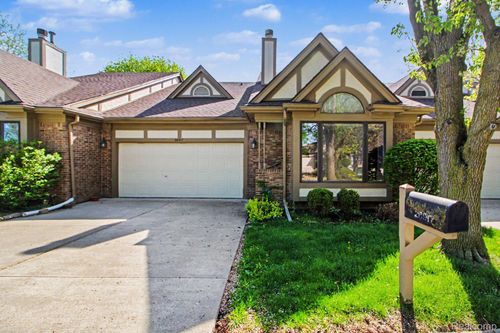 26917 Ann Arbor Trl, Dearborn Heights, MI, 48127-1061 | Card Image