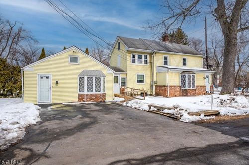 12 Union St, Kingston, NJ, 08528-9013 | Card Image