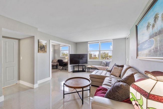 APT-605 - 1505 N Riverside Dr, Condo with 2 bedrooms, 2 bathrooms and null parking in Pompano Beach FL | Image 9