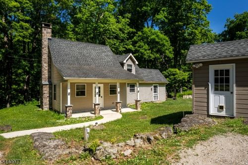 4 Gordon Ln, Blairstown, NJ, 07825-2600 | Card Image