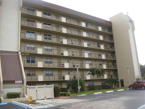 601-3150 W Rolling Hills Cir, Davie, FL, 33328-1965 | Card Image