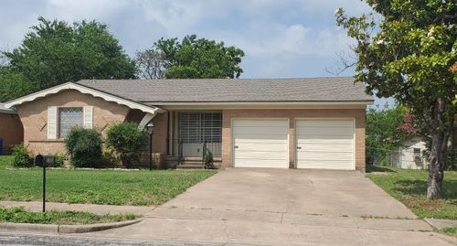 1300 Royal Oaks Dr, Waco, TX, 76710-4185 | Card Image