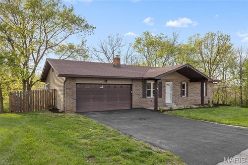 9 Chateau Ln, Arnold, MO, 63010-3402 | Card Image