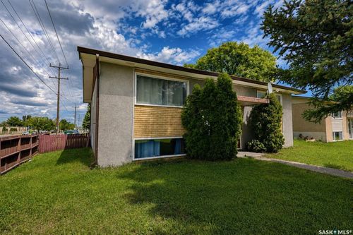 602 28th Street E, Prince Albert, SK, S6V1X9 | Card Image