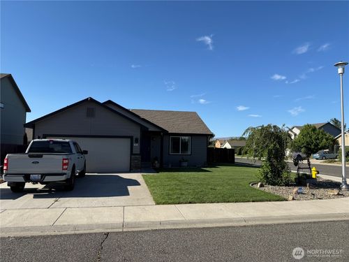 400 E 24th Ave, Ellensburg, WA, 98926-2524 | Card Image