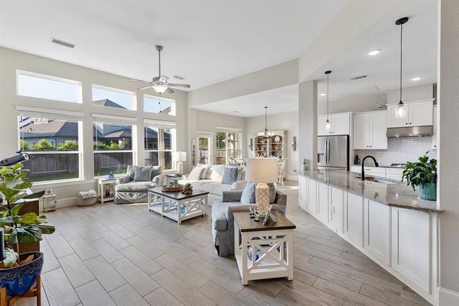 Open living area to kitchen | Image 17