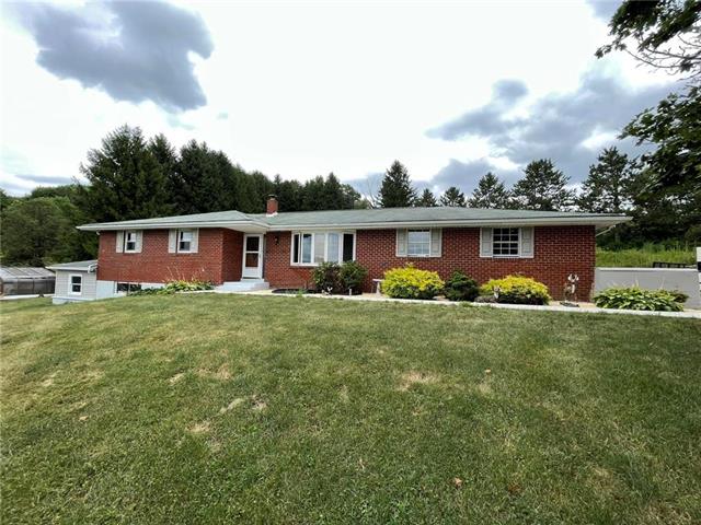 Almond Rd, Walnutport, PA 18088