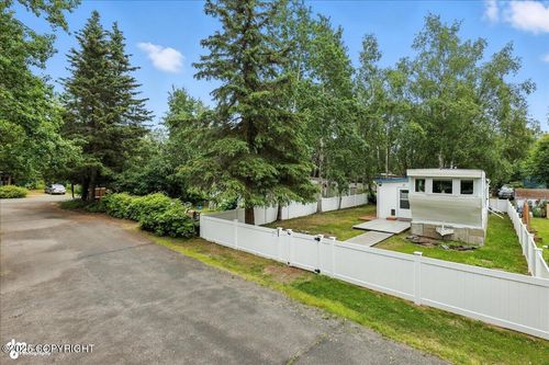 spc-17-1908 Hillcrest Dr, Anchorage, AK, 99517-1391 | Card Image