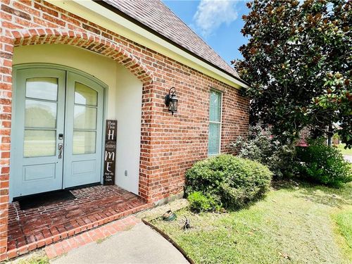 104 Parker Oak Dr, Church Point, LA, 70525-5911 | Card Image