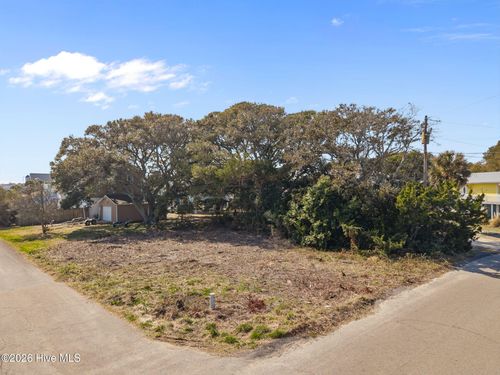 201 Virginia Ave, Carolina Beach, NC, 28428-5816 | Card Image