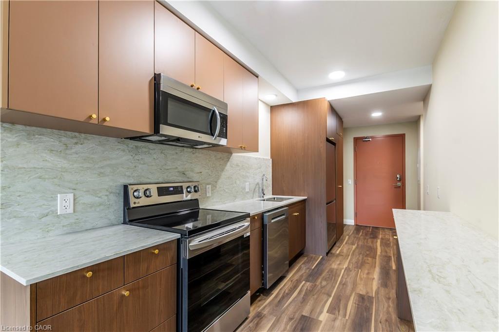 Residential Lease in Waterloo 4