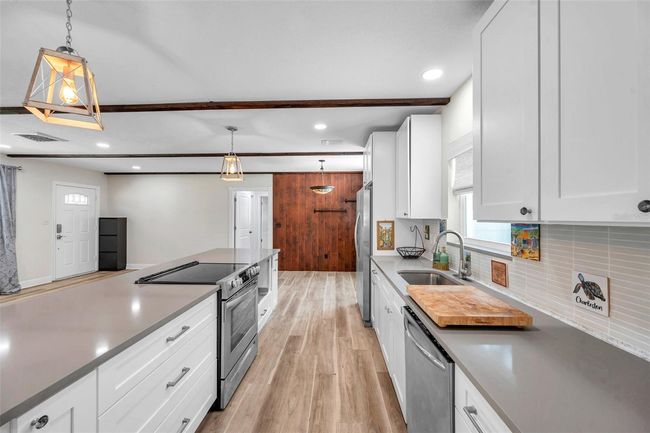 2009 Cleveland St, House other with 3 bedrooms, 2 bathrooms and null parking in CLEARWATER FL | Image 4