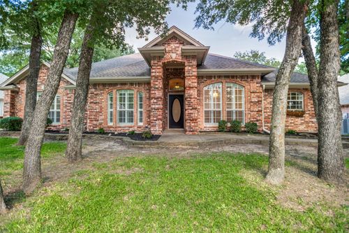 3624 Chateaux Ln, Hurst, TX, 76054-2096 | Card Image