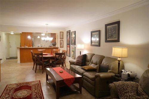 103-2851 Somerset Dr, Lauderdale Lakes, FL, 33311-1917 | Card Image