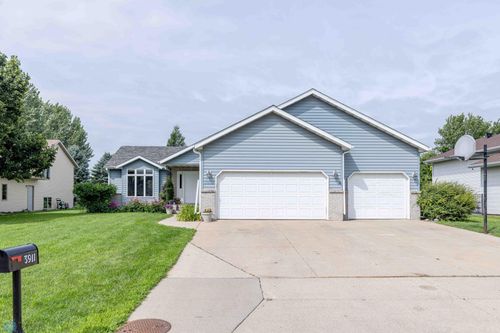 3911 7th St S, Moorhead, MN, 56560-5642 | Card Image