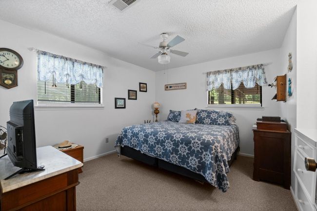 31 N Lakeview Dr, House other with 4 bedrooms, 2 bathrooms and 2 parking in Pointblank TX | Image 17