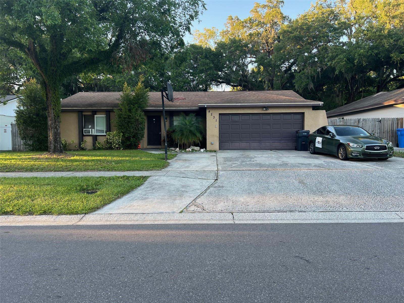 Truman Dr, Seffner, FL 33584