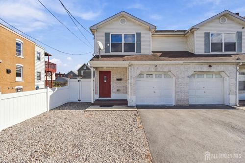 14 Somerset St, Carteret, NJ, 07008-3414 | Card Image