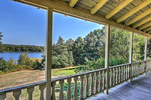 984 Drift Rd, Westport, MA, 02790-1222 | Card Image