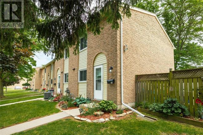 17 - 27 Turner Dr, Townhouse with 3 bedrooms, 2 bathrooms and null parking in Sarnia ON | Image 5
