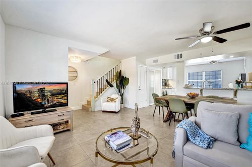 345 Virginia St, Hollywood, FL, 33019-2000 | Card Image