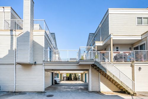 10077 156 St, Surrey, BC, V3R4L6 | Card Image