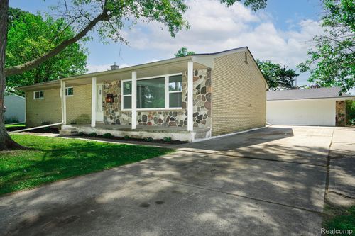 29140 Candlewood Ln, Southfield, MI, 48076-1816 | Card Image