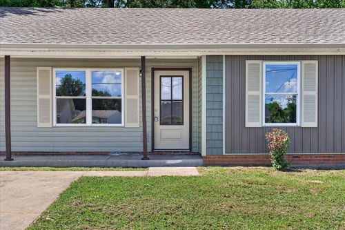1647 Hannibal Dr, Oak Grove, KY, 42262-9157 | Card Image