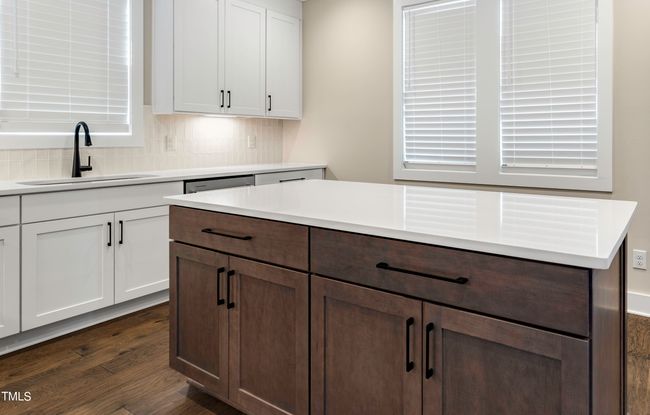 Wimb kitchen island close | Image 6