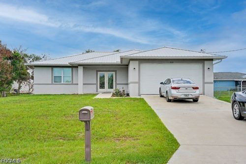 8006 Oakleaf Cir, Labelle, FL, 33935-5474 | Card Image