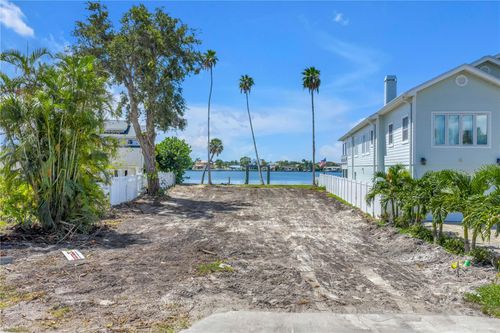 315 10th Ave, Indian Rocks Beach, FL, 33785-2870 | Card Image